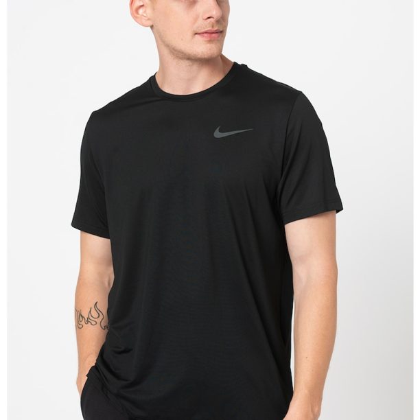 Спортна тениска Pro с Dri-Fit и лого Nike