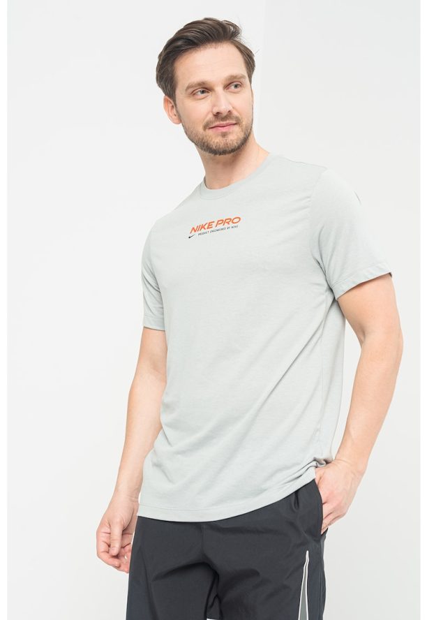 Фитнес тениска с лого и Dri Fit Nike