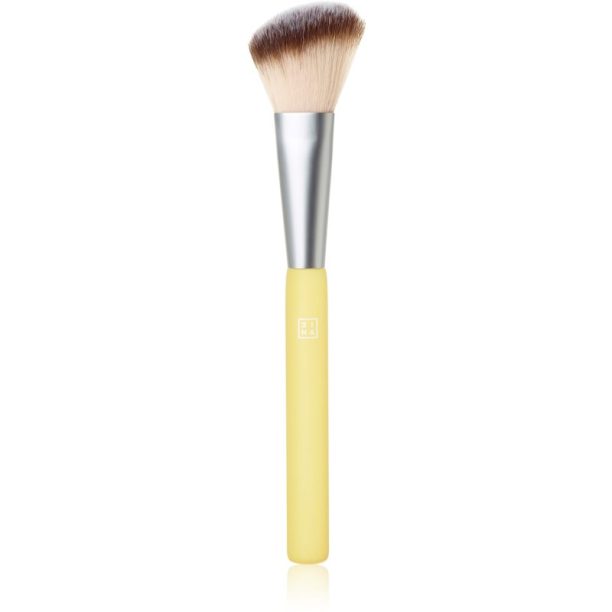 3INA Tools The Angle Blush Brush Скосена четка за руж 1 бр.