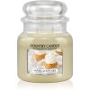 Country Candle Vanilla Cupcake ароматна свещ 453 гр.