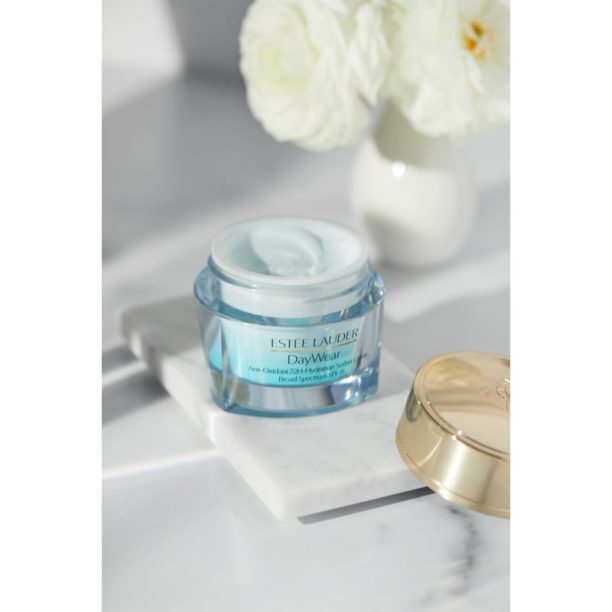 Estée Lauder DayWear Anti-Oxidant 72H-Hydration Sorbet Creme лек гел-крем за нормална към смесена кожа SPF 15 50 мл. купи на топ цена