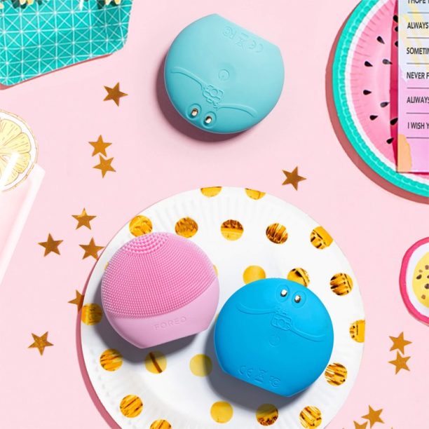 FOREO Luna™ Play Smart 2 интелигентна четка за почистване на лице за всички типове кожа на лицето Mint For You купи на топ цена