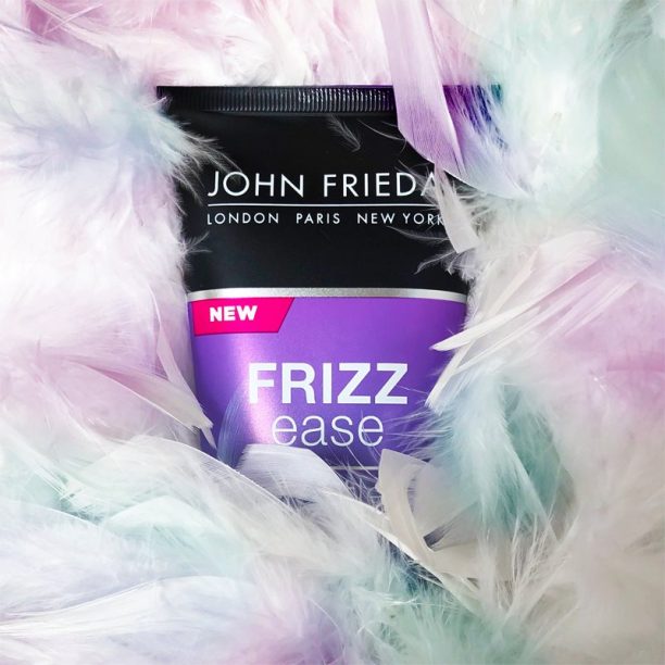 изглаждащ шампоан за непокорна коса John Frieda