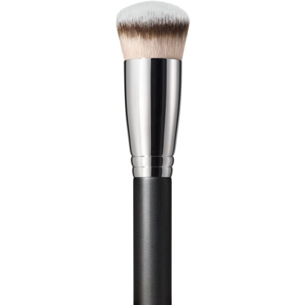 170 Synthetic Rounded Slant Brush MAC Cosmetics 170 Synthetic Rounded Slant Brush скосена кабуки четка 1 бр. - оригинален продукт