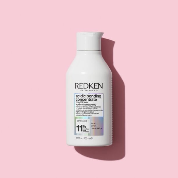 Redken Acidic Bonding Concentrate интензивен възстановяващ балсам 300 мл. купи на топ цена