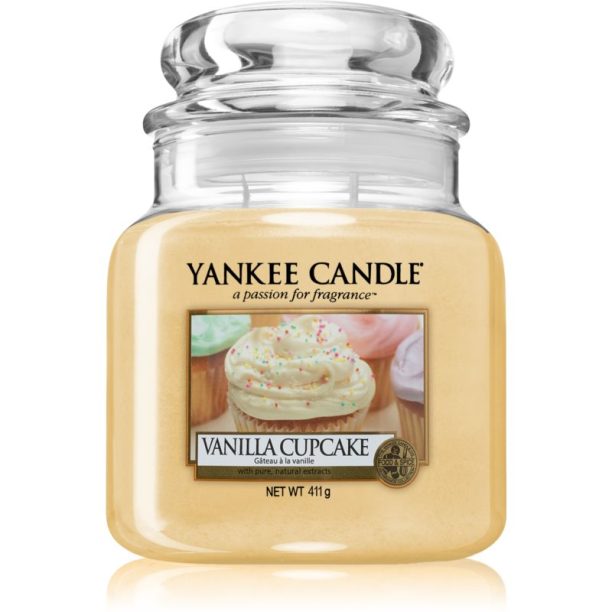 Yankee Candle Vanilla Cupcake ароматна свещ Classic средна 411 гр.