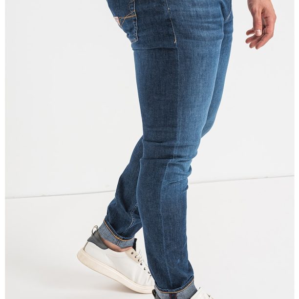 Дънки по тялото Chris GUESS JEANS