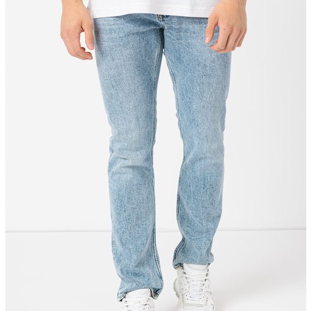 Дънки по тялото GUESS JEANS