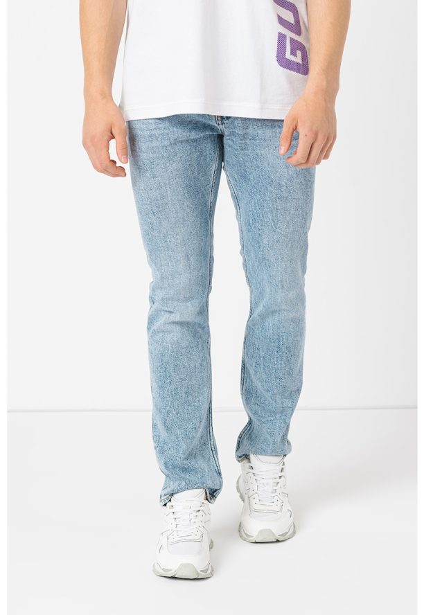 Дънки по тялото GUESS JEANS