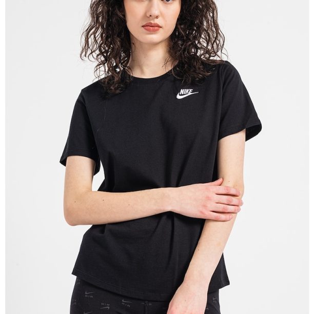 Тениска Sportswear Club Essentials с овално деколте Nike