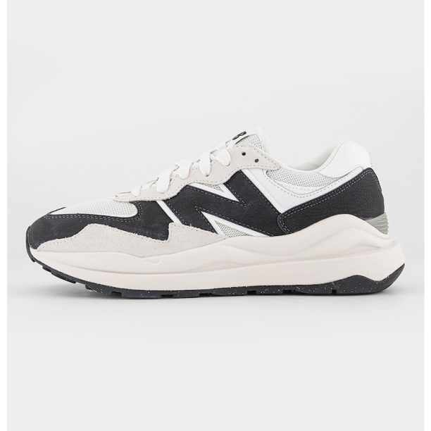 Спортни обувки 57/40 с овален връх New Balance