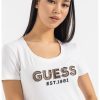 Тениска по тялото с лого с декоративни камъни GUESS JEANS