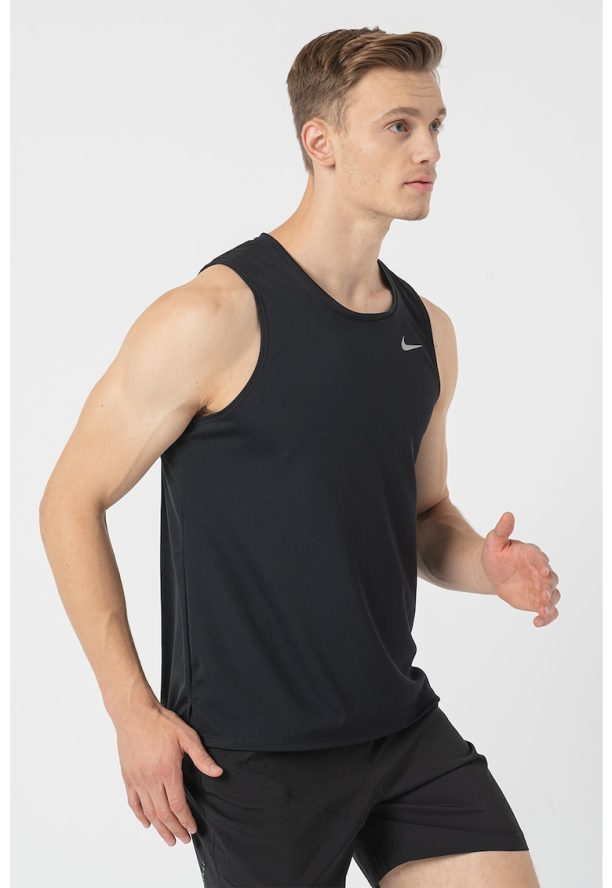 Топ за бягане с Dri-Fit и лого Nike