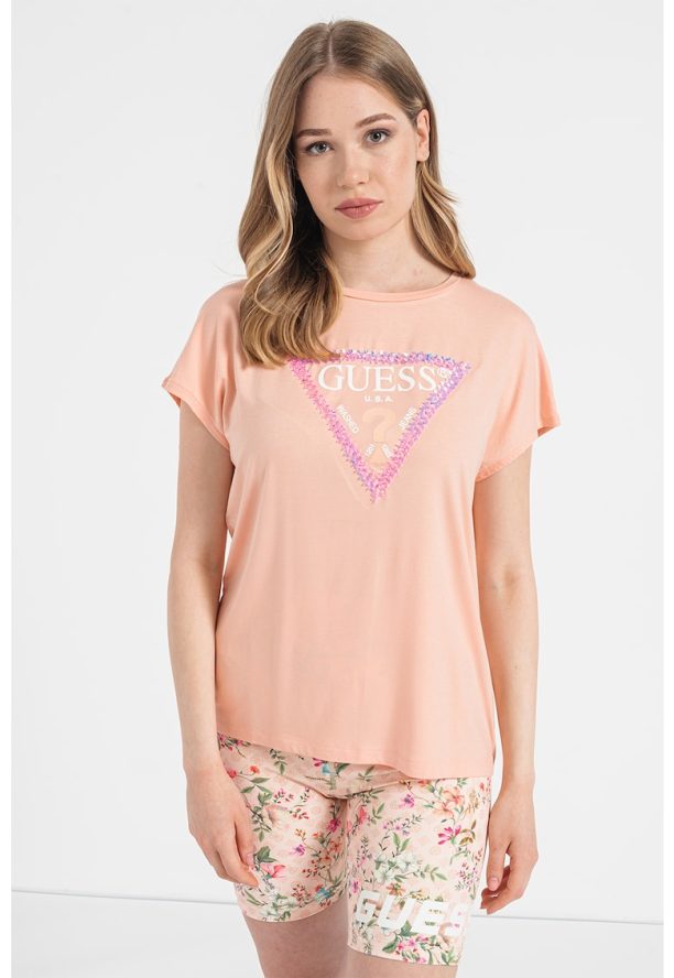 Уголемена тениска с апликации отпред GUESS JEANS