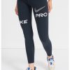 Фитнес клин с Dri-Fit и контрастно лого Nike