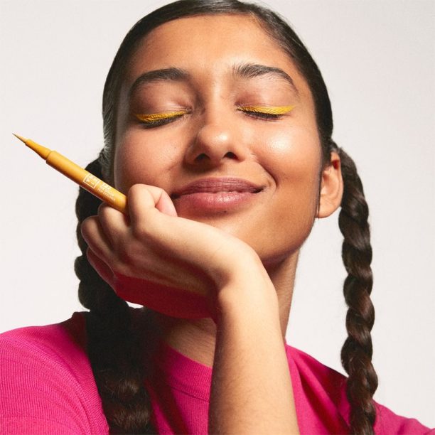 3INA The Color Pen Eyeliner очна линия в писалка цвят 137 - Yellow 1 мл. купи на топ цена