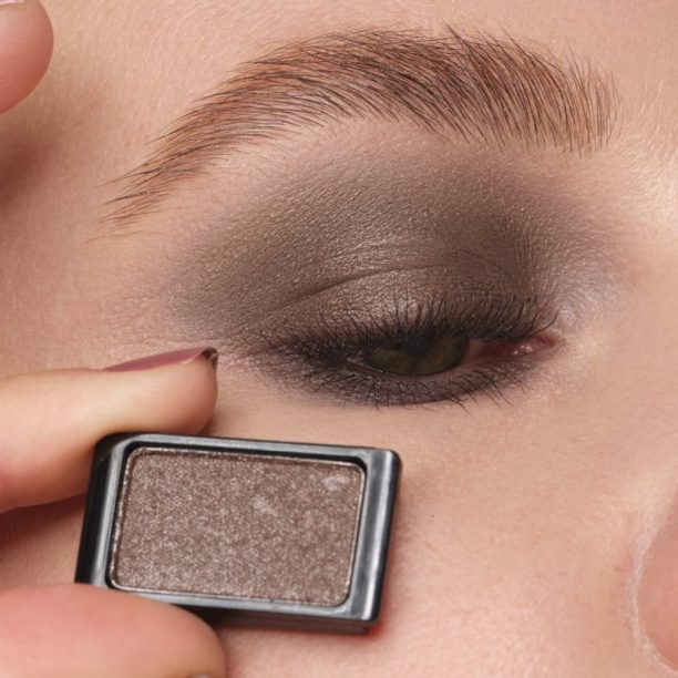 ARTDECO Eyeshadow Duochrome пудрови сенки за очи в практична магнитна опаковка цвят 3.218 soft brown mauve 0