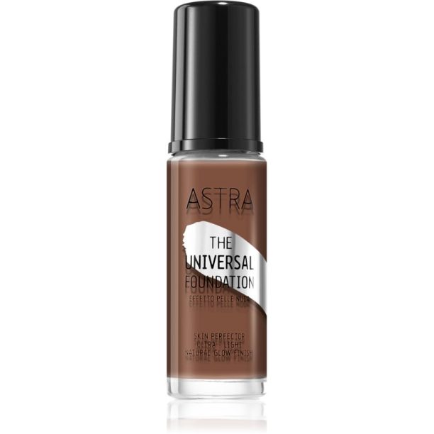 Astra Make-up Universal Foundation лек фон дьо тен с озаряващ ефект цвят 17N 35 мл.