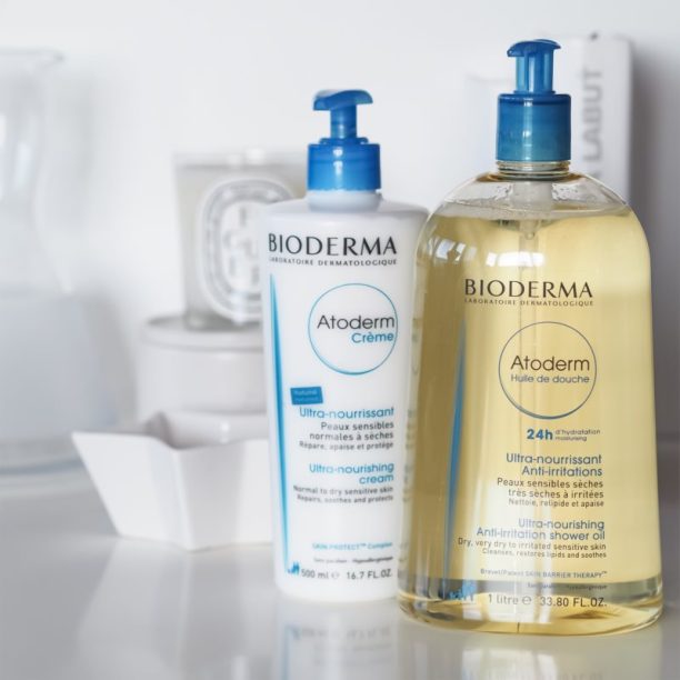 Bioderma Atoderm Shower Oil високо подхранващ и успокояващ душ-гел за суха и раздразнена кожа 1000 мл. купи на топ цена