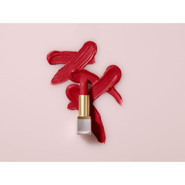 Elizabeth Arden Lip Color Matte луксозно овлажняващо червило с витамин Е цвят 108 Statement Red 3