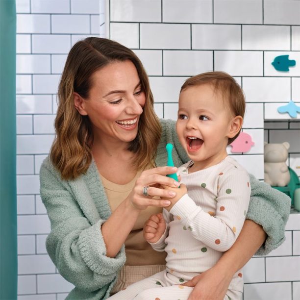 FOREO Issa™ Baby звукова електрическа четка за зъби за деца Kiwi Green Panda на ниска цена