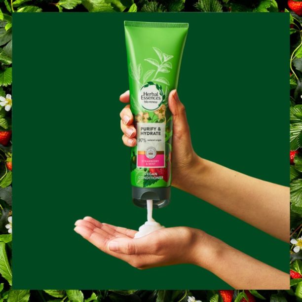 Herbal Essences 90% Natural Origin Clean балсам За коса Strawberry Mint 275 мл. купи на топ цена