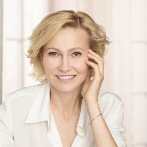 L’Oréal Paris Age Specialist 45+ лек защитен крем за лице 50 мл. купи на топ цена