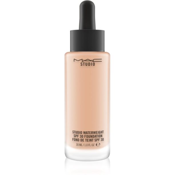 MAC Cosmetics  Studio Waterweight SPF 30 Foundation лек хидратиращ фон дьо тен SPF 30 цвят NW 20 30 мл. на ниска цена