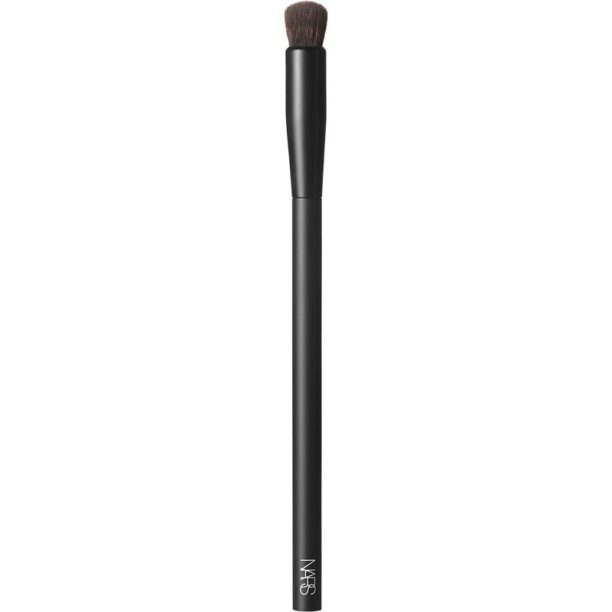 NARS Soft Matte Complete Concealar Brush четка за нанасяне на коректор #11 1 бр. на ниска цена