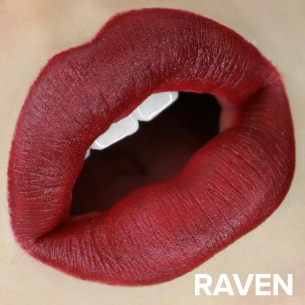 Nudestix Intense Matte универсален молив за устни и скули цвят Raven 2