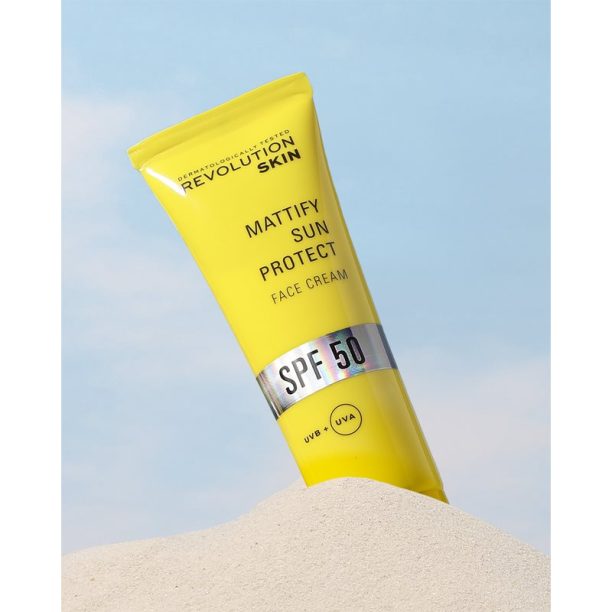 Revolution Skincare Sun Protect Mattify защитен матиращ крем за лице SPF 50 50 мл. купи на топ цена