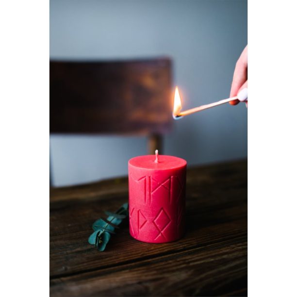 Smells Like Spells Rune Candle Freya ароматна свещ  (love/relationship) 300 гр. купи на топ цена