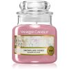 Yankee Candle Snowflake Kisses ароматна свещ 104 гр.