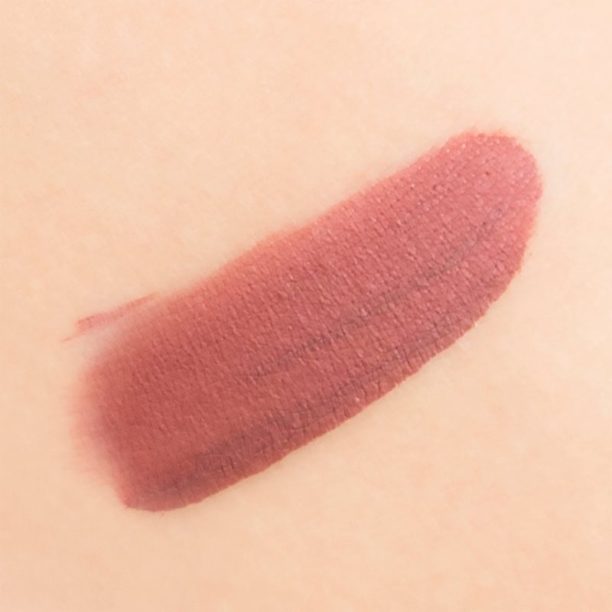 theBalm Meet Matt(e) Hughes Long Lasting Liquid Lipstick дълготрайно течно червило цвят Charming 7.4 мл. на ниска цена