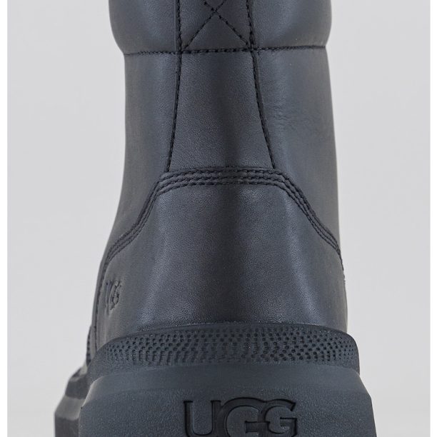 Кожени боти UGG