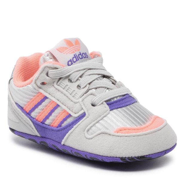 Обувки adidas