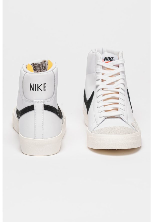 Спортни обувки Blazer Mid '77 със зони от импрегнирана кожа Nike