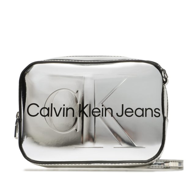 Дамска чанта Calvin Klein Jeans в Сребрист цвят