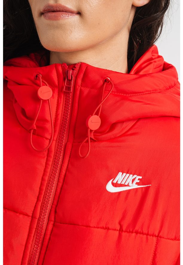 Капитонирано зимно яке Nike