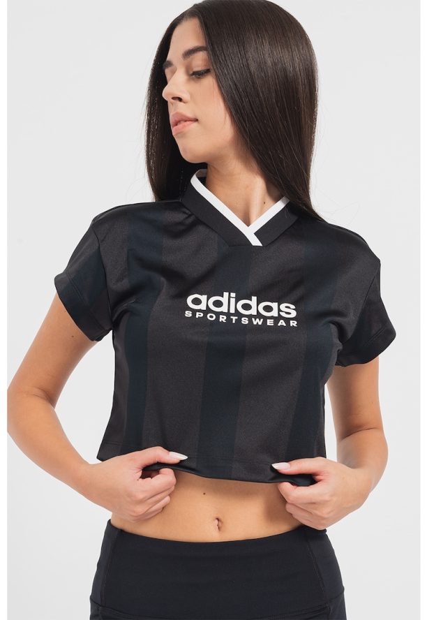 Къса вталена тениска Tiro с лого adidas Sportswear