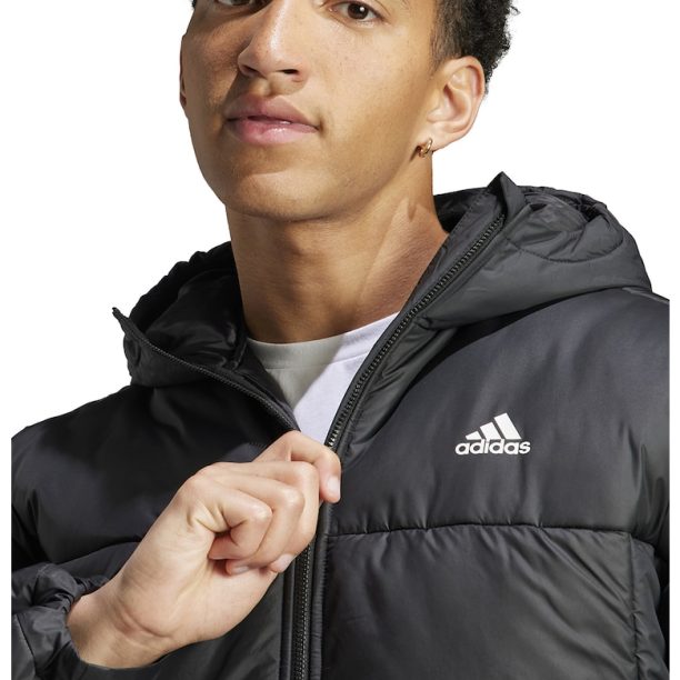 Подплатено зимно яке с качулка adidas Sportswear