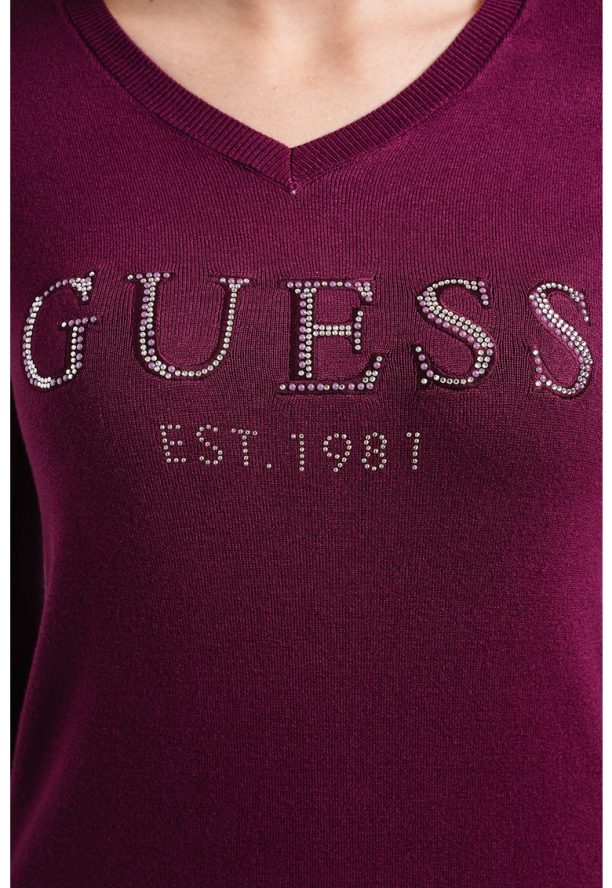 Пуловер с шпиц и декоративни камъни GUESS JEANS