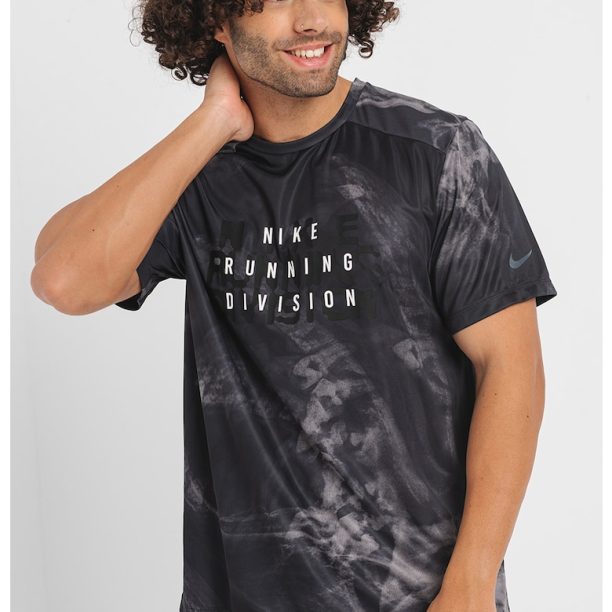 Тениска за бягане Run Division Rise 365 с Dri-FIT Nike