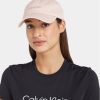 Шапка с козирка Calvin Klein за Жени