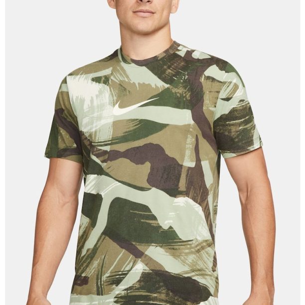 Фитнес тениска Tee Camo с овално деколте Nike