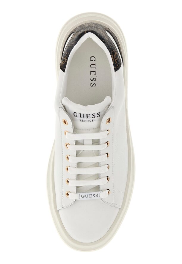 Спортни обувки от кожа и еко кожа Guess