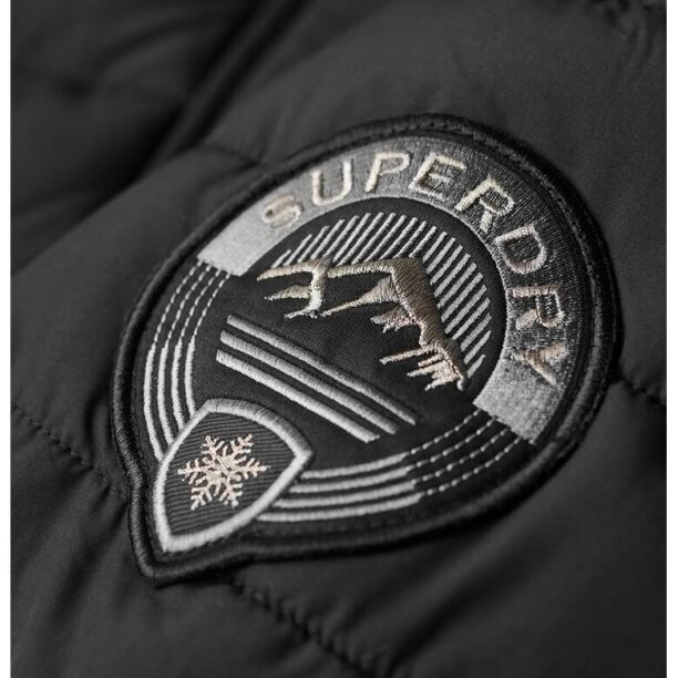 Капитонирано зимно яке с качулка SUPERDRY