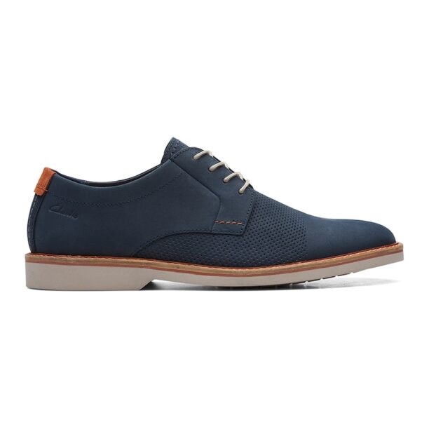 Кожени обувки Atticus тип Derby с овален връх Clarks