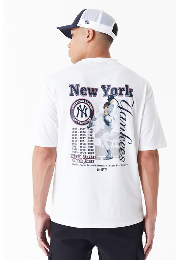 Уголемена тениска с щампа на New York Yankees New Era