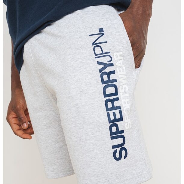 Къс панталон с лого SUPERDRY